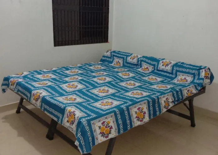 White-House Home Stay