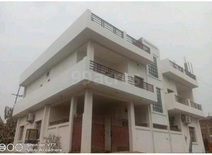 Homestay White-house *